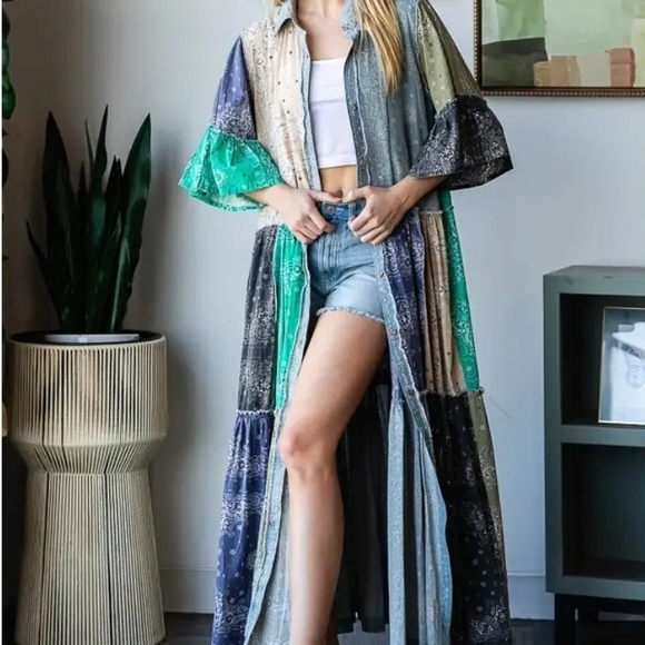 Oli & Hali Dresses & Skirts - Oli & Hali Paisley Maxi Duster LARGE/EXTRA LARGE